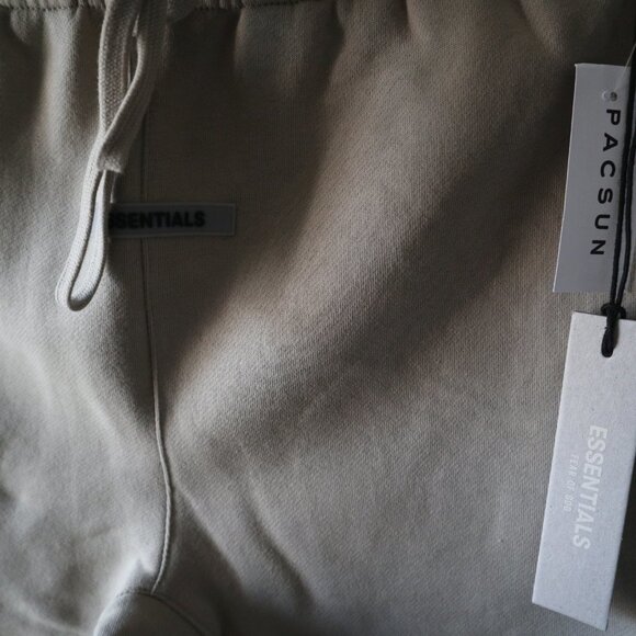 Fear Of God - FOG Essentials sweatpants Olive - Picture 3 of 5